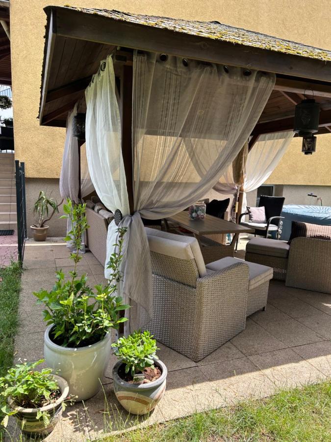 Yellow Villa 格但斯克 外观 照片